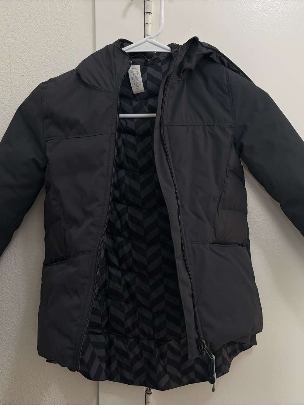Ivivva Girls' Black Hooded Puffer Jacket